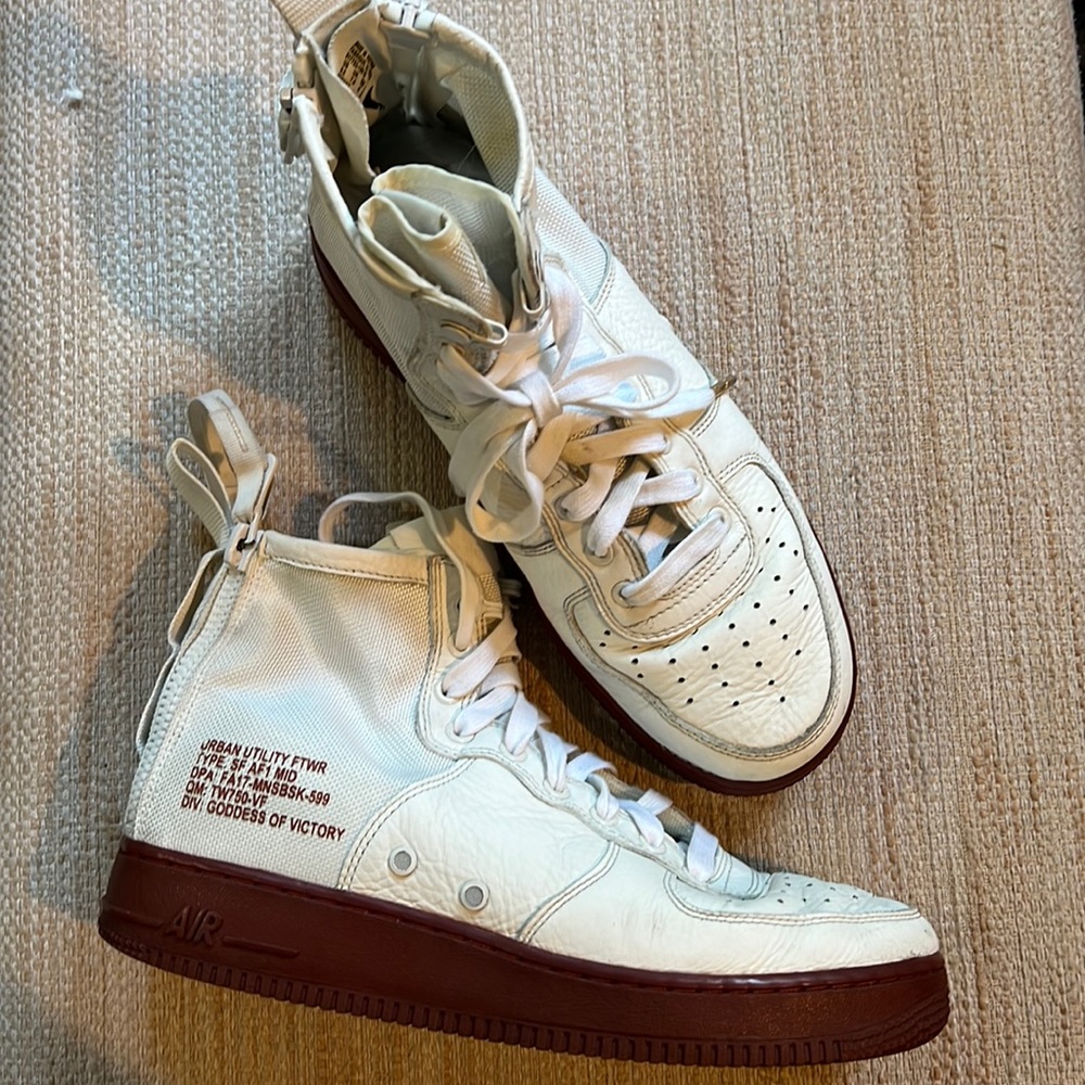 Nike Air Force 1